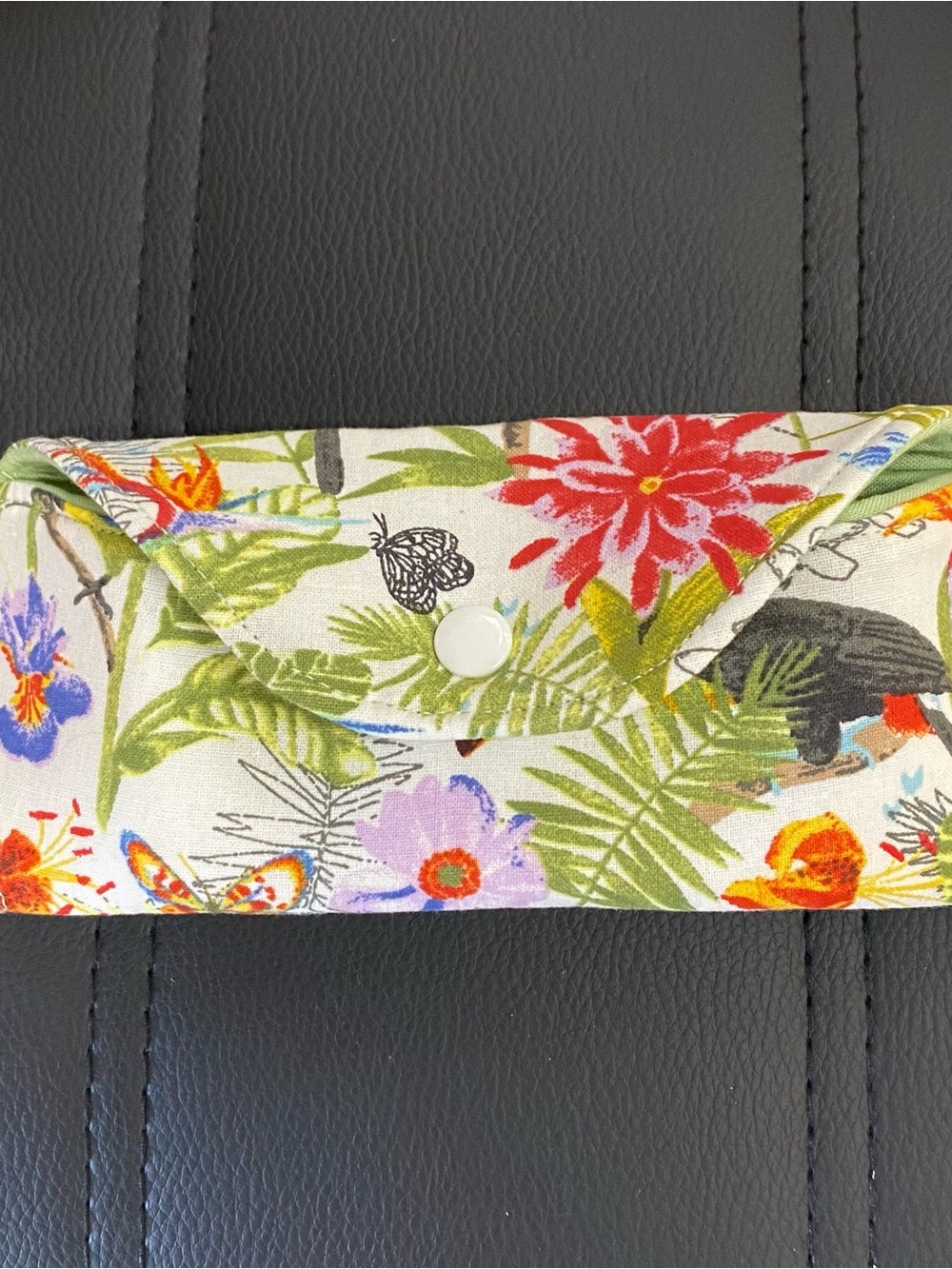 Tropical Print Snap-Closure Eyewear Case - Multicolor
